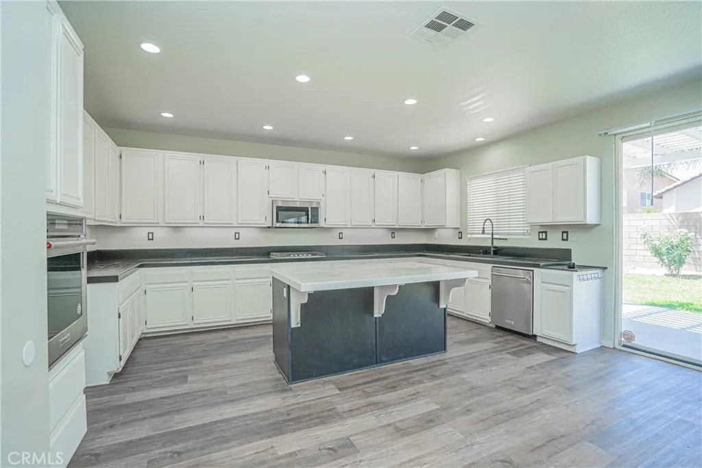 11935 Silver, Jurupa Valley, California 91752 home-pic-9